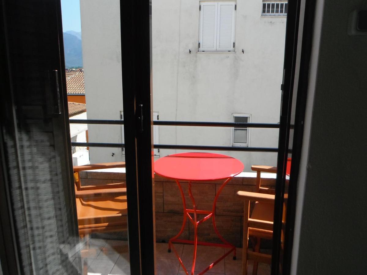 Orfeas Rooms Vasiliki Exterior foto